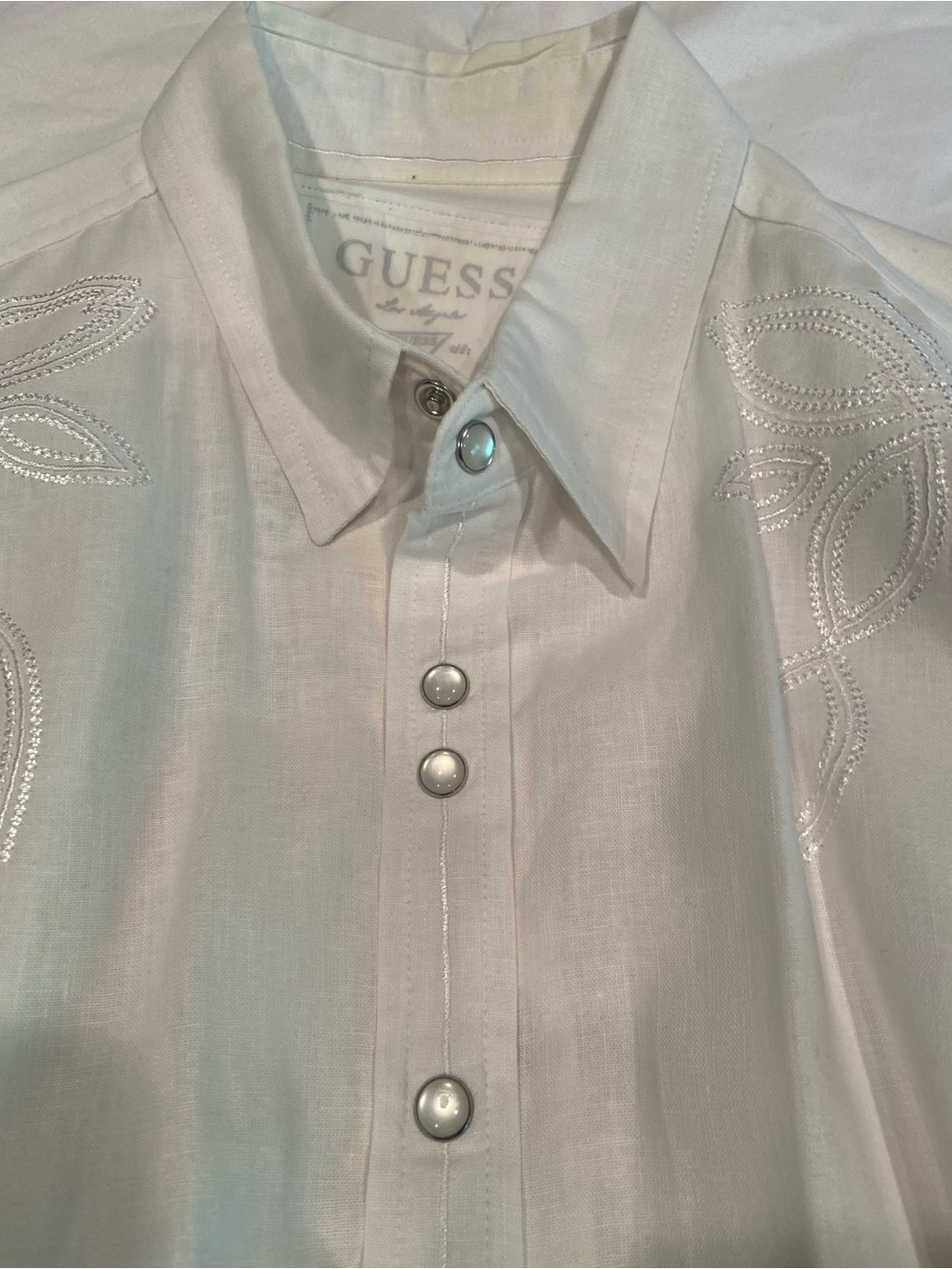 Guess Men’s White Embroidered Linen blend Button-Down LS Shirt with snap buttons